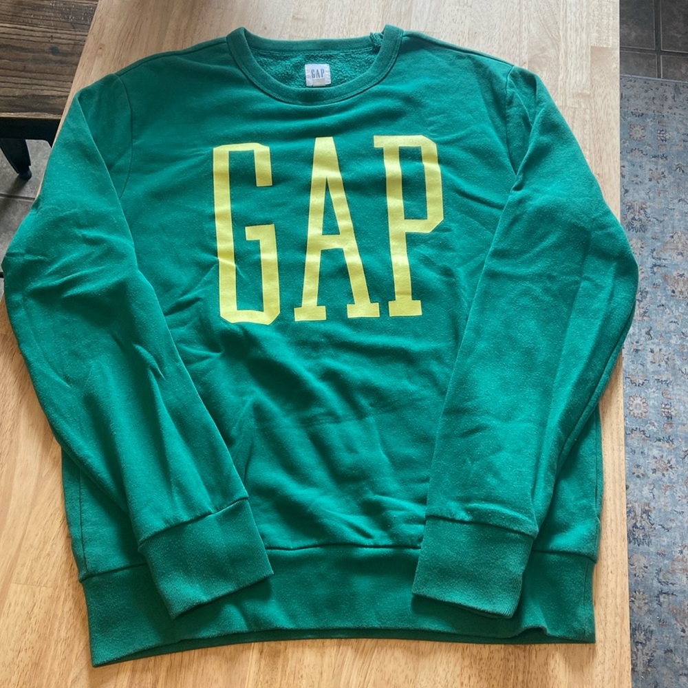 Women’s size medium, green, GAP sweater